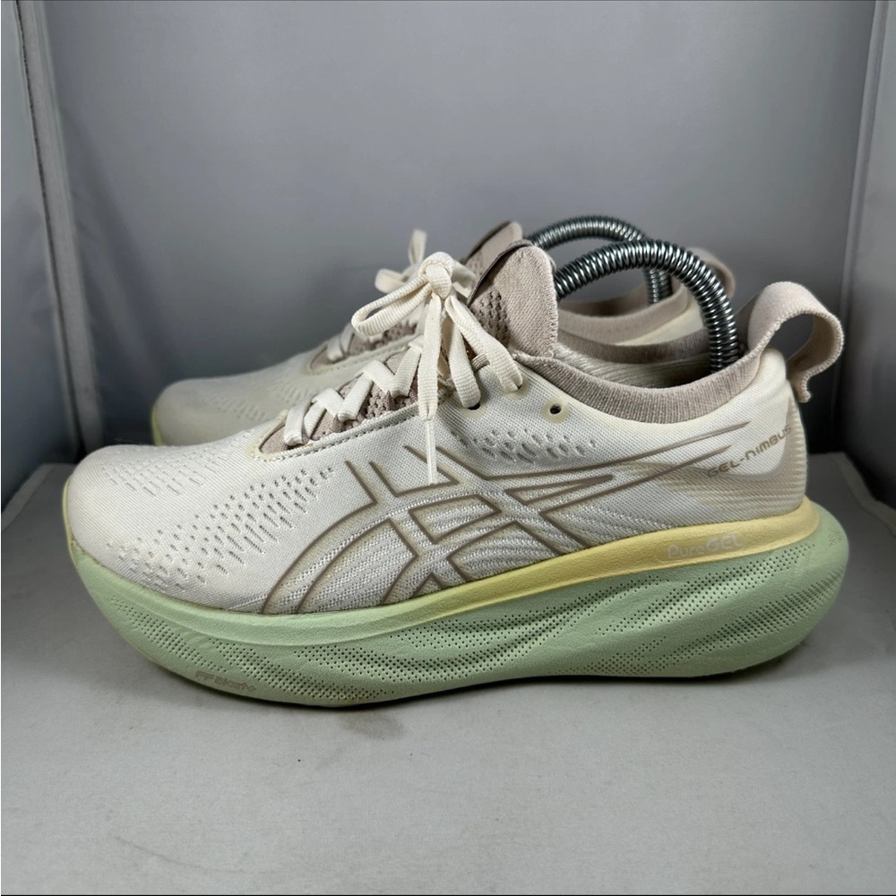 ASICS Women's Size 7 Gel Nimbus 25 Running Athletic Shoes Cream Fawn (Green)
